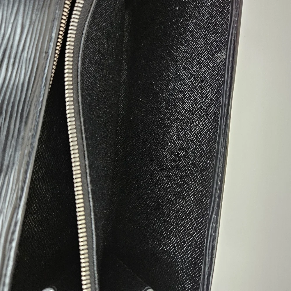 LOUIS VUITTON Epi Portefeuille Sarah Long Black Wallet
